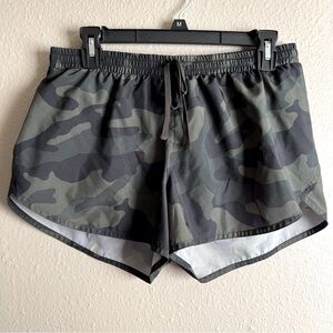 Women’s Old Navy Active Camo Athletic Shorts Size Medium
